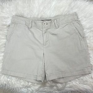 Eddie Bauer Slightly Curvy Fit Women’s Khaki Chino Shorts, Size 6